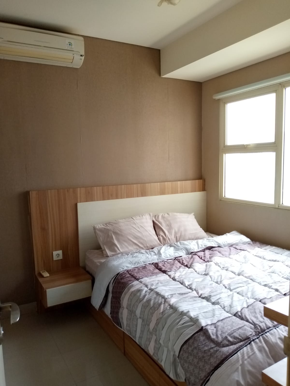 Unit 1 BR Apartemen Trivium Terrace Tower Suite Disewakan di Lippo Cikarang